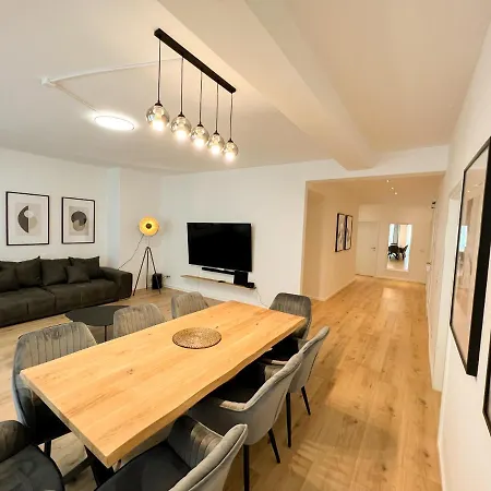 Centerapartments Premium Deluxe Апартаменты *